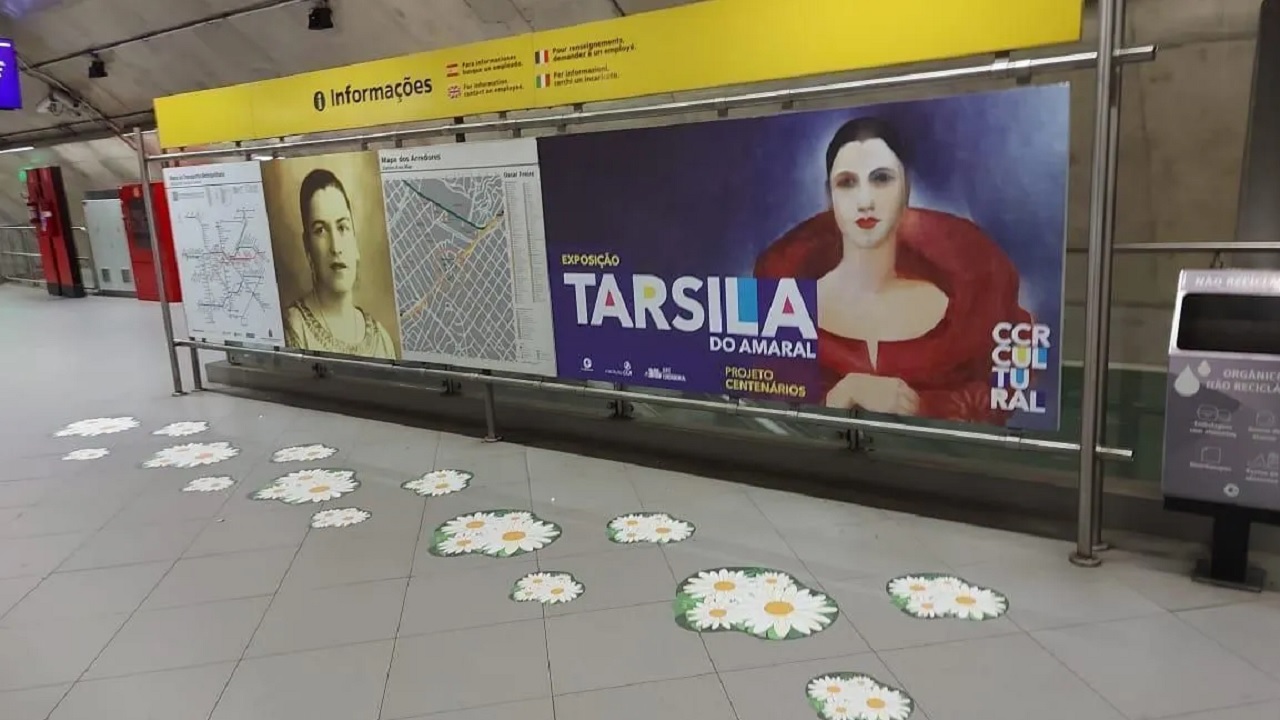 Estação Oscar Freire se transforma em galeria de arte com exposição de Tarsila do Amaral