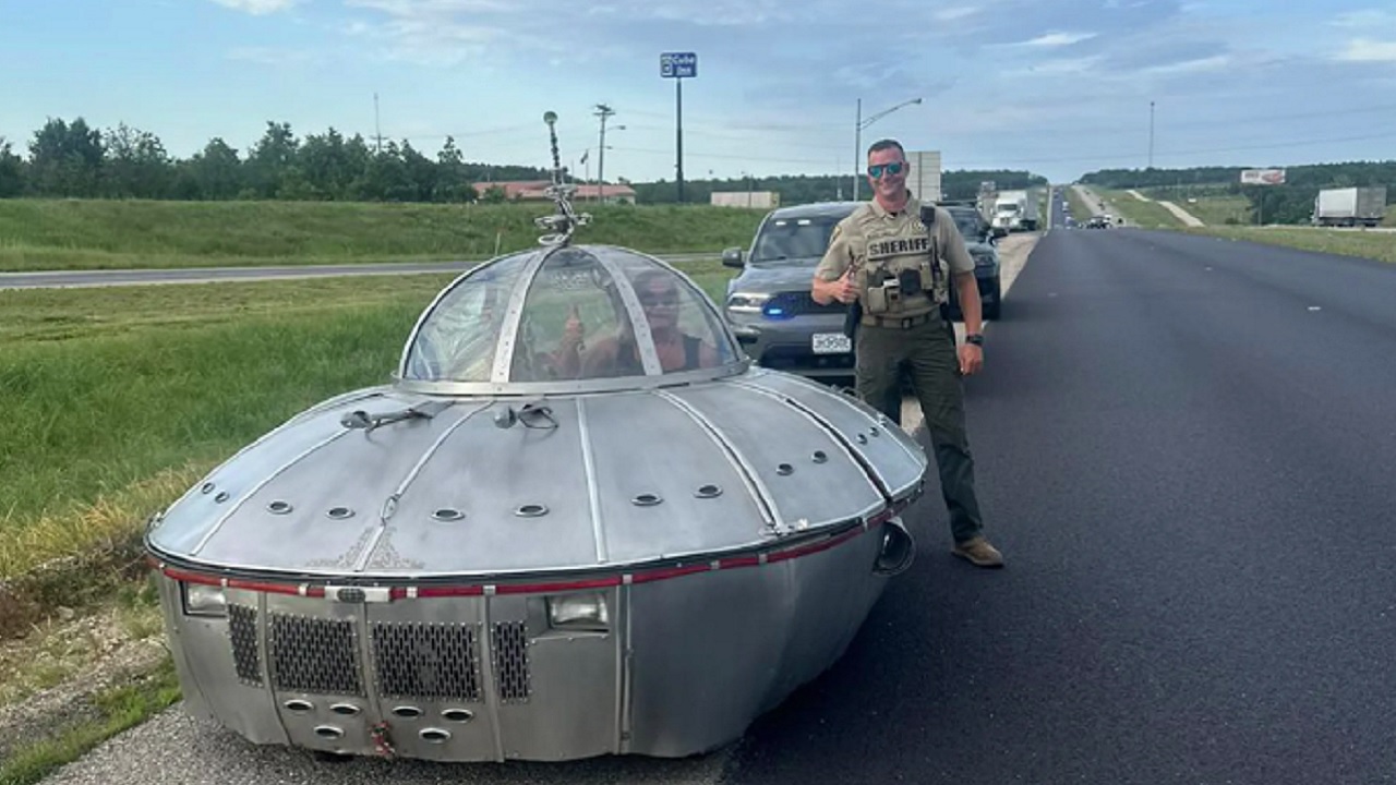 ‘OVNI’ é parado durante blitz policial no Missouri, nos EUA
