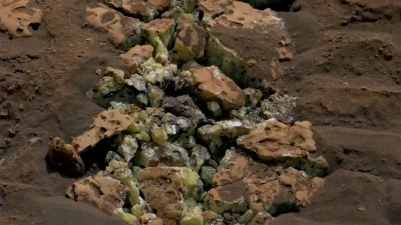 Descoberta inusitada: Rover Curiosity encontra cristais de enxofre em Marte