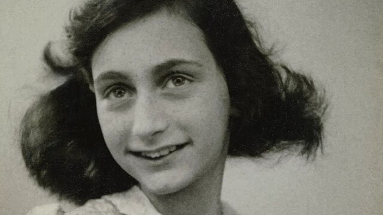 Exposição em SP apresenta réplica inédita do Anexo Secreto onde viveu Anne Frank