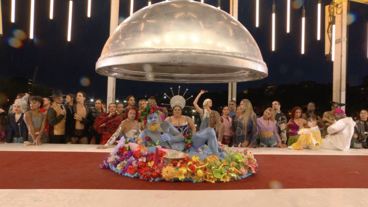 Vaticano diz ter ‘ficado triste’ com drag queens em abertura da Olímpiada