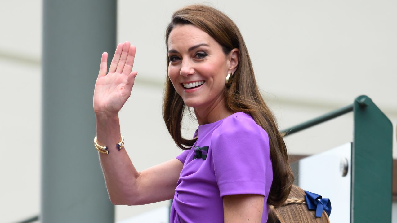 Kate Middleton ‘não está bem’ e deve deixar a Inglaterra, diz biógrafa da Família Real