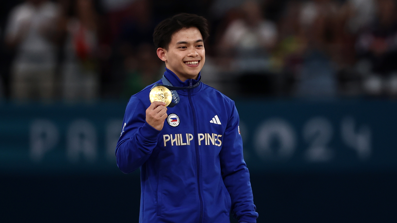 Medalhista de ouro das Filipinas recebe oferta de comida e viagens de graça