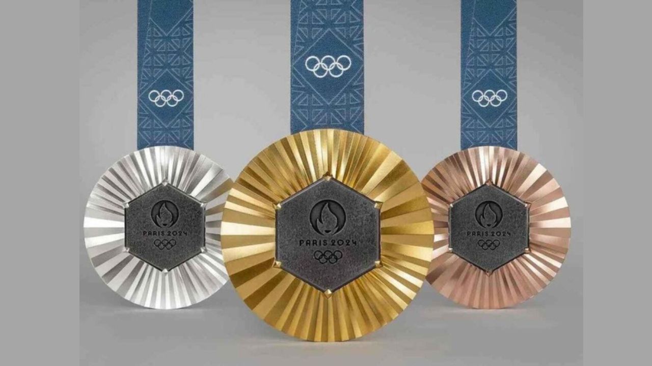 Brasileiro é preso em Paris por vender medalhas falsas das olimpíadas