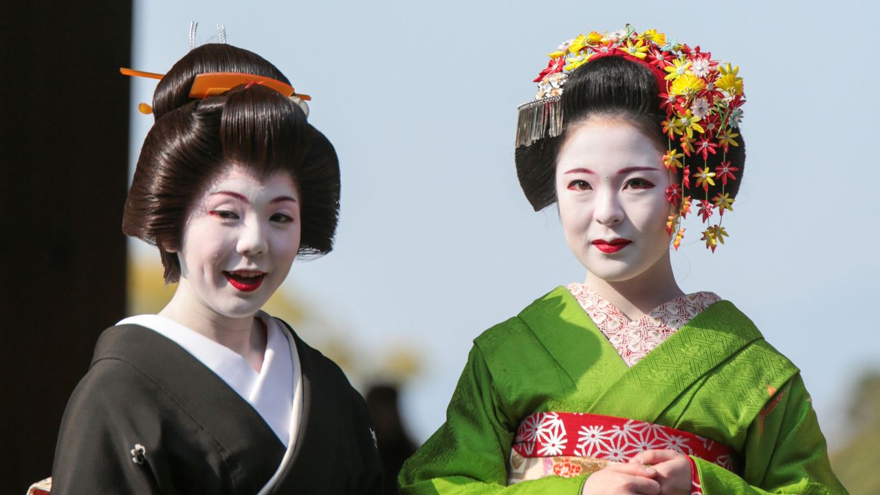 Como os turistas se tornaram um problema para gueixas no Japão