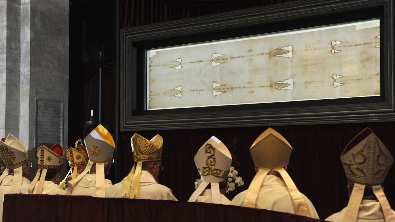 Rosto de Cristo é recriado por IA a partir do Sudário de Turim