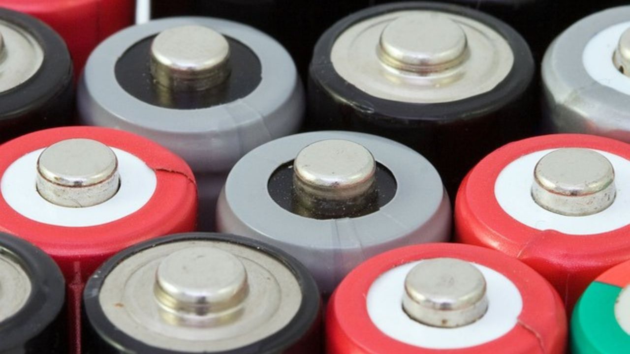 Cientistas querem extrair metais tóxicos de lixo eletrônico a partir de bactérias