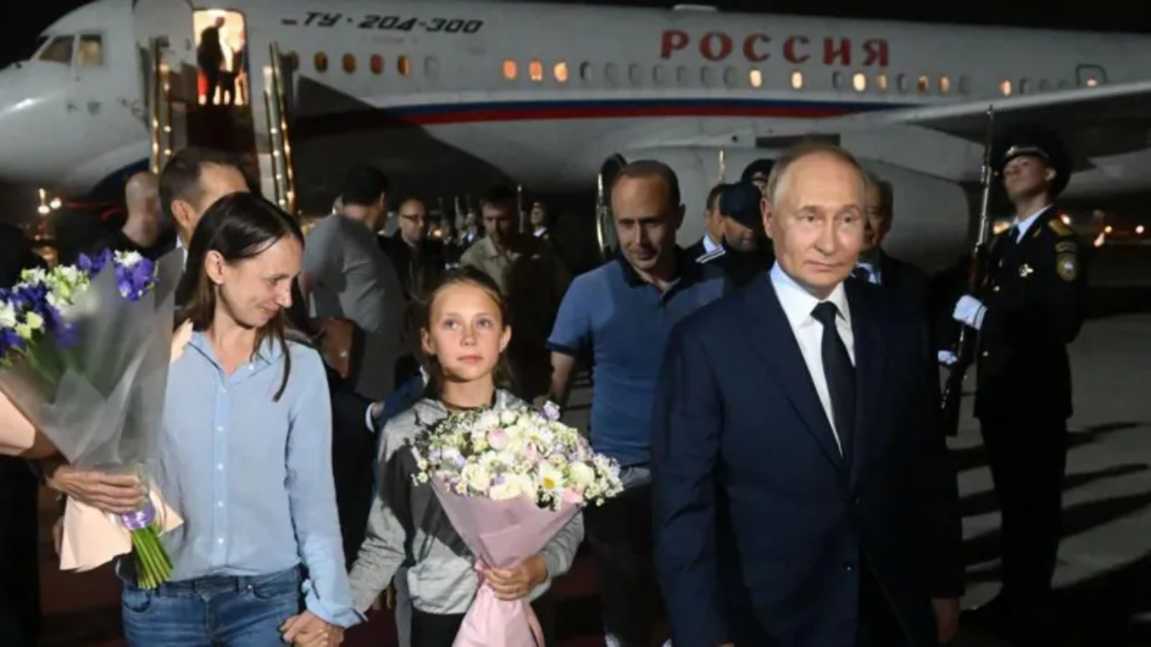 Filhos de espiões russos descobrem verdade chocante sobre suas origens