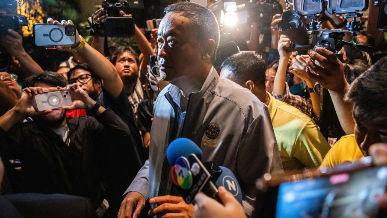 Primeiro-ministro da Tailândia é destituído em decisão judicial