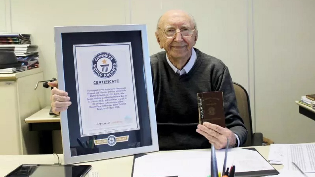 Recordista mundial de tempo de serviço em uma única empresa morre aos 102 anos