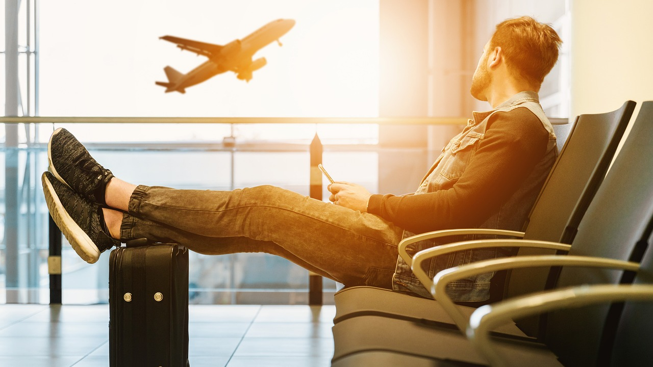 Geração Z causa incômodo nos aeroportos com nova mania