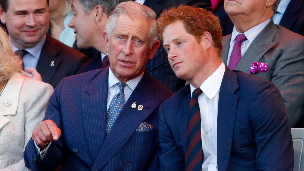 Charles está ‘muito irritado’ com tentativas de contato de Harry, segundo fontes