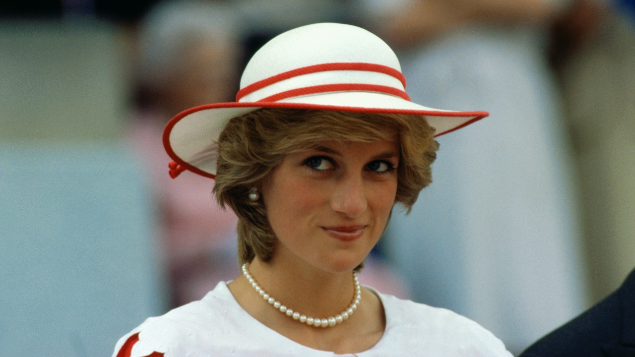 A atitude inusitada da princesa Diana durante evento de gala em 1996
