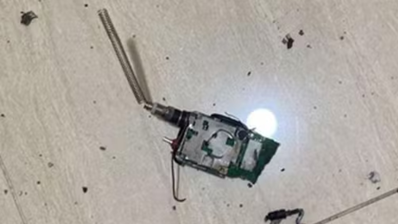 Um dia após pagers, walkie-talkies do Hezbollah explodem e matam 9