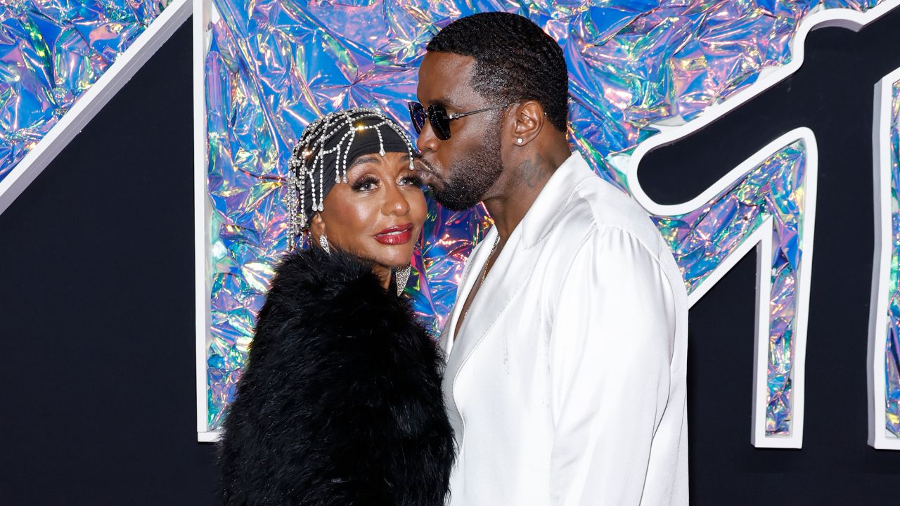 Mãe de Diddy rebate acusações contra o filho: ‘Não é um monstro’
