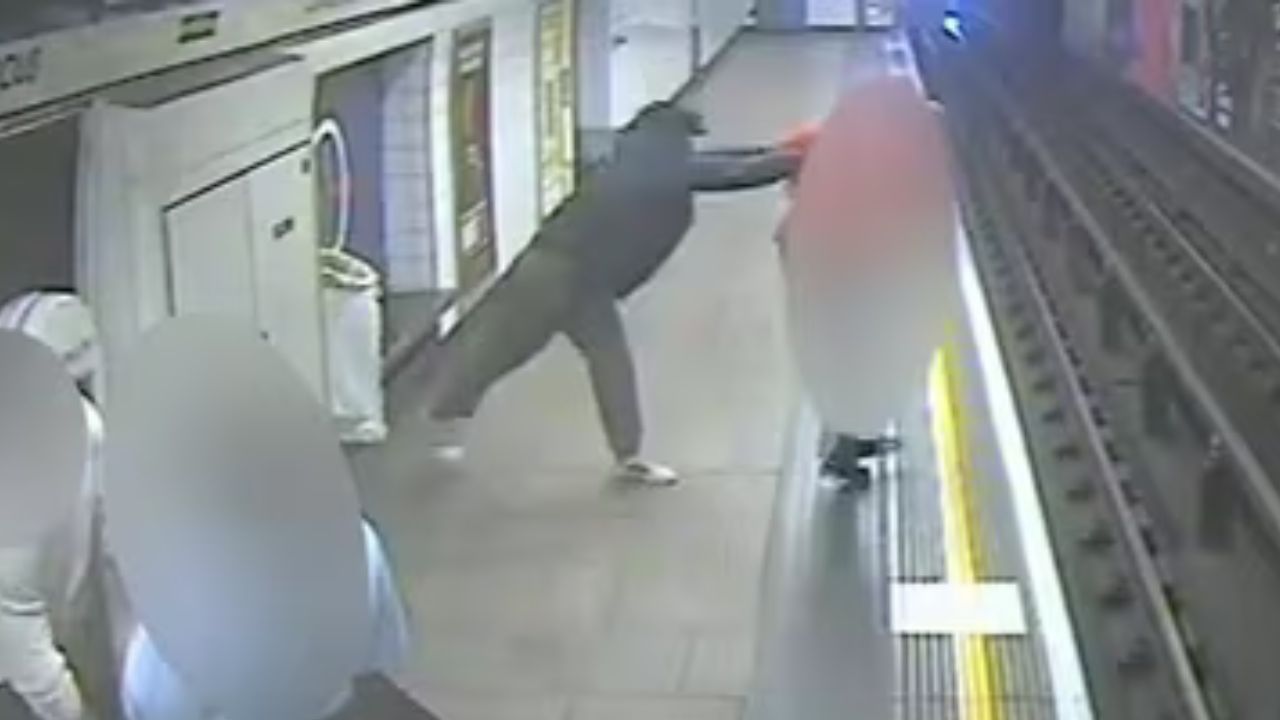 Homem é condenado à prisão perpétua por empurrar passageiro nos trilhos do metrô