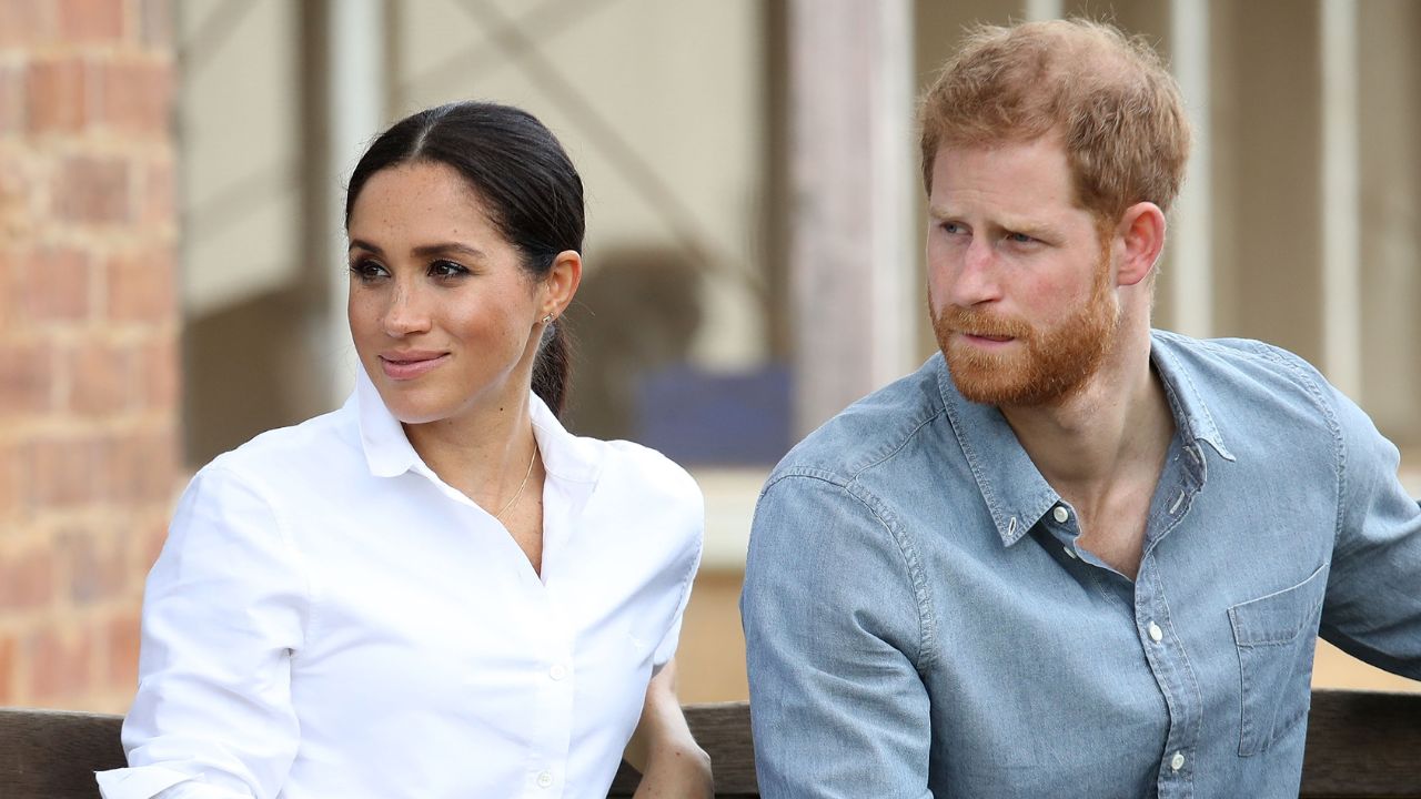 Meghan ‘ficou incomodada’ com falta de remuneração em turnês oficiais, diz autor