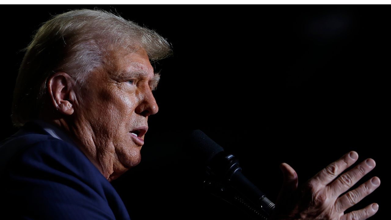Áudio vazado de Jeffrey Epstein revela funcionamento interno da Casa Branca de Trump