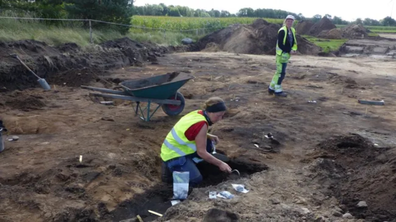 Cemitério viking de 1.200 anos com ‘navios de pedra’ é descoberto na Suécia