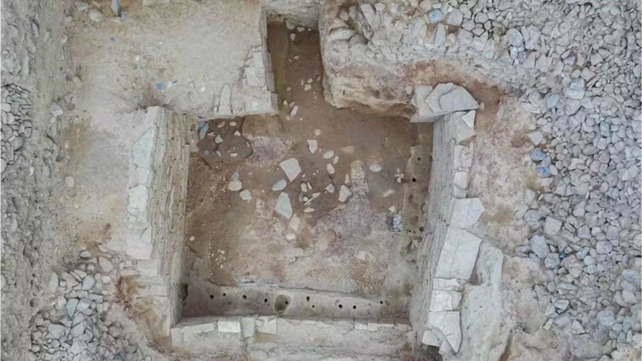 Encontrada na China, tumba com artefatos de 5 mil anos foi vandalizada
