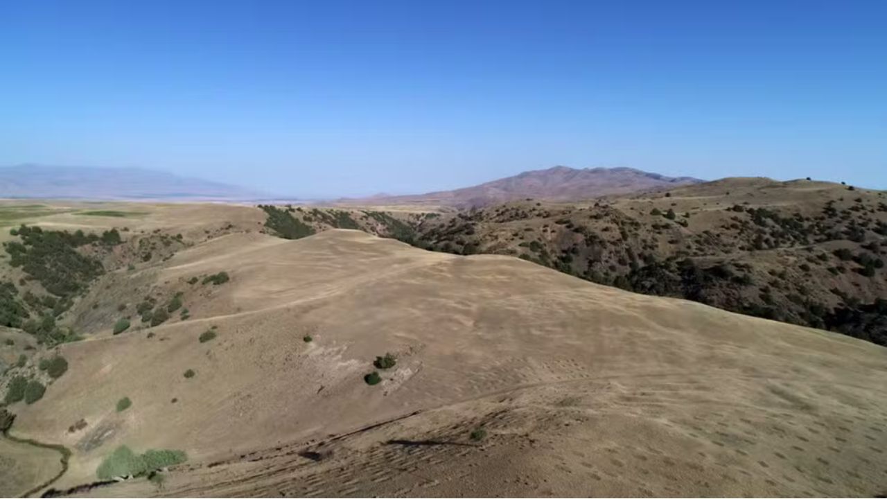 Por meio de drones, pesquisadores investigam cidades medievais escondidas em montanhas
