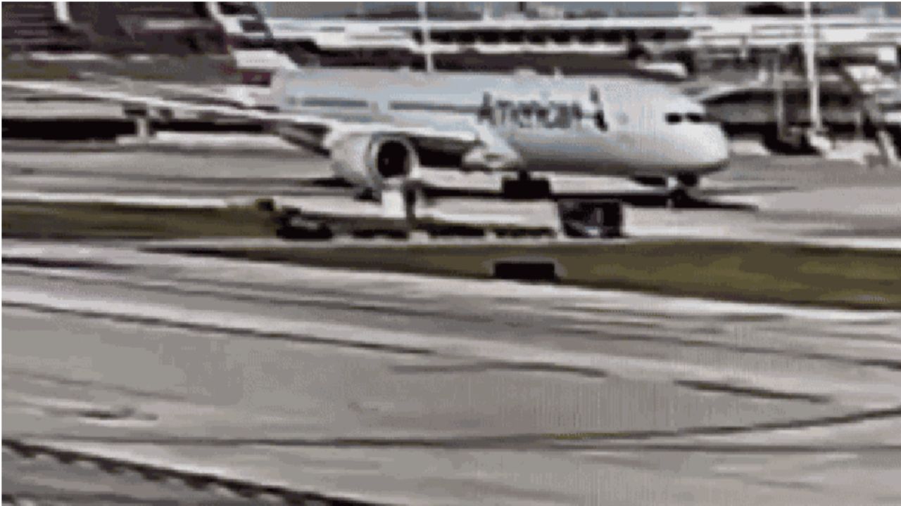 Contêiner de carga é sugado por motor de avião nos EUA