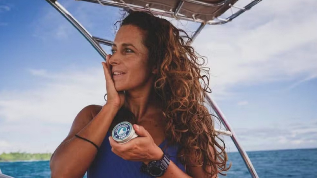 Surfista italiana morre após ser perfurada por peixe-espada no peito