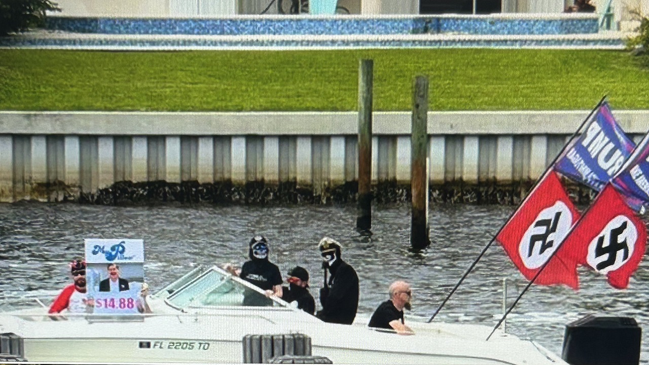 Manifestação pró-Trump tem barcos com bandeiras nazistas: ‘Doentio’