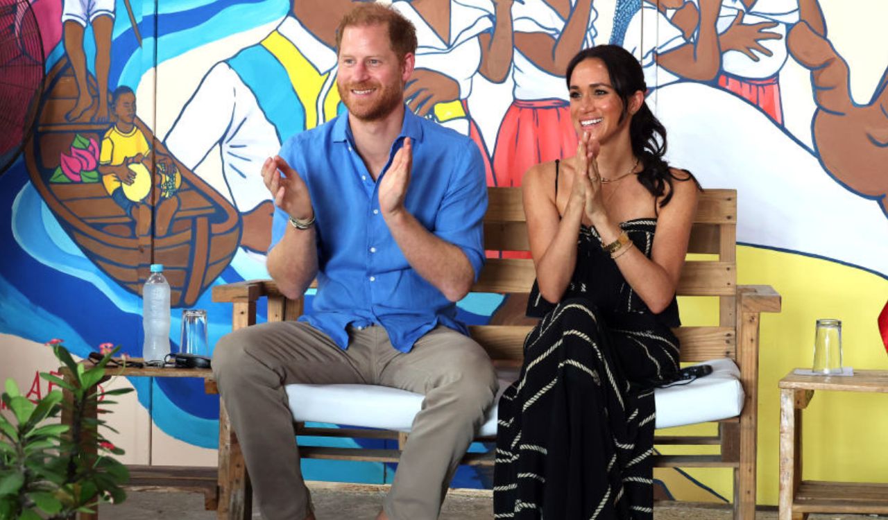 A reportagem que ‘incomodou profundamente’ o príncipe Harry e Meghan Markle