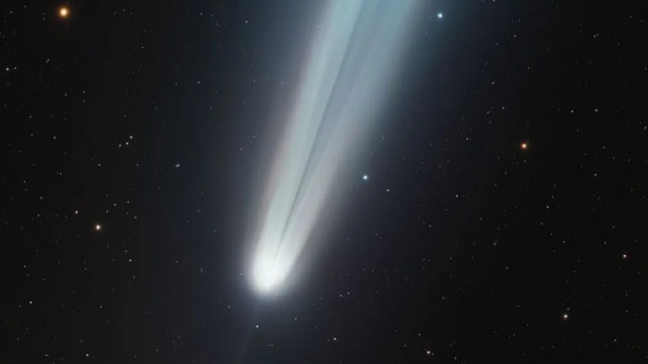 Mistério cósmico: Imagem do ‘cometa do século’ intriga cientistas
