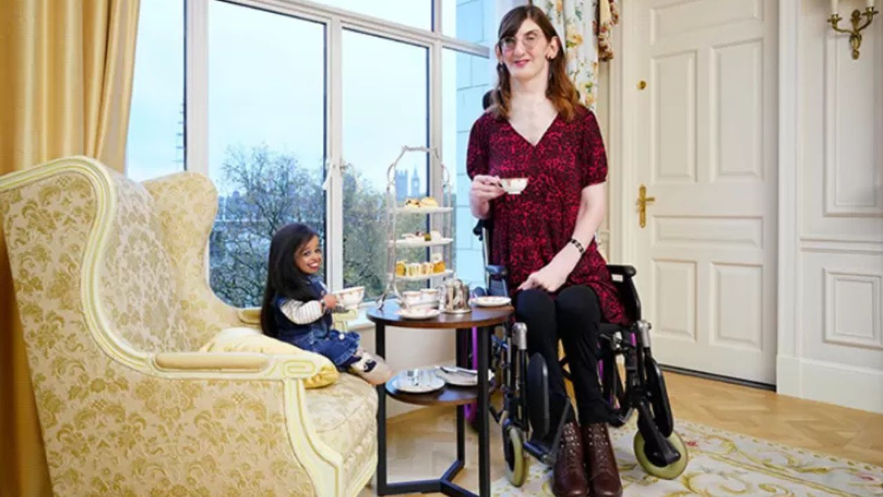 Mulheres mais baixa e mais alta do mundo se encontram em Londres