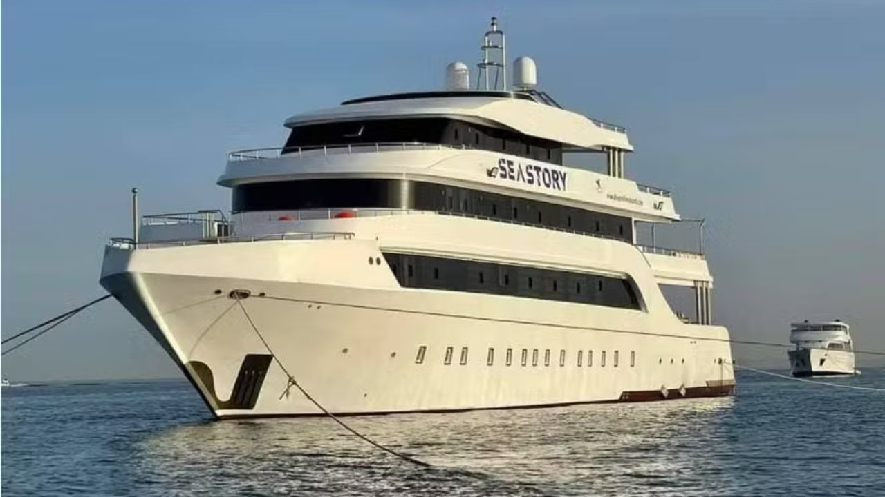 Iate de luxo afunda no Mar Vermelho com 45 pessoas a bordo