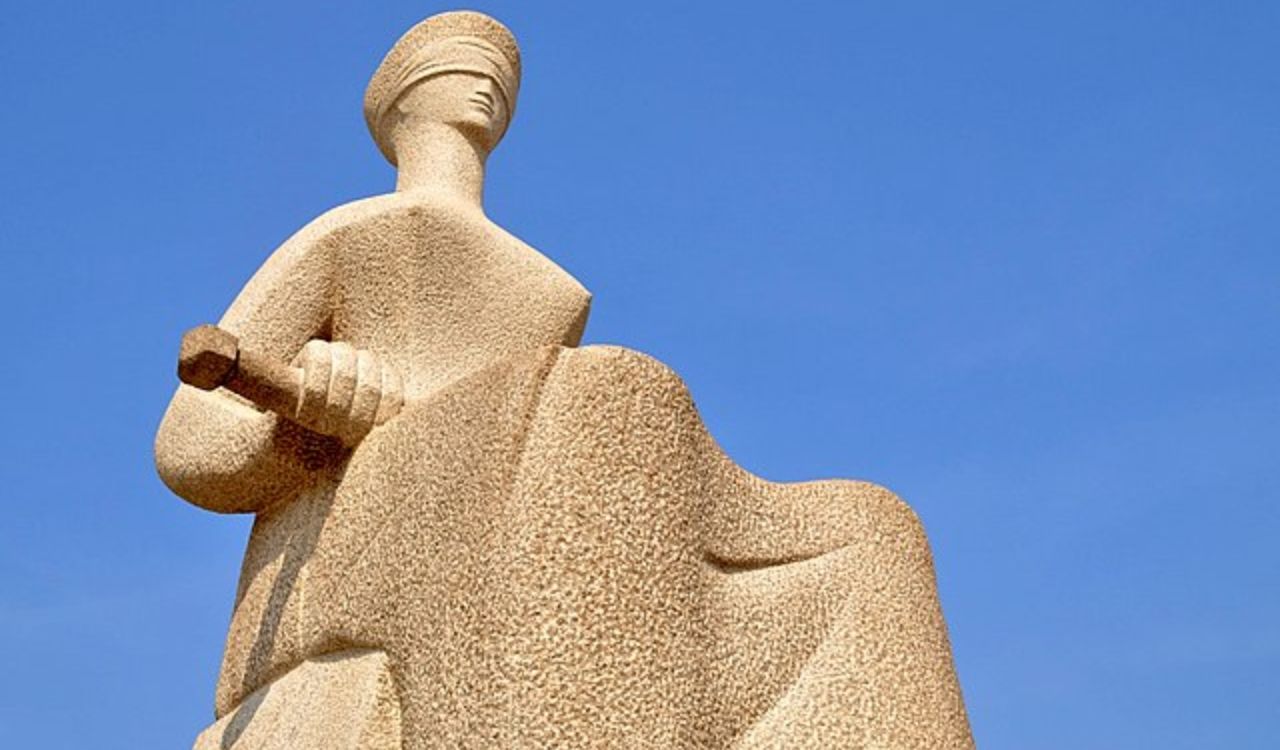 ‘A Justiça’: o que aconteceu com estátua da esplanada após atentado?