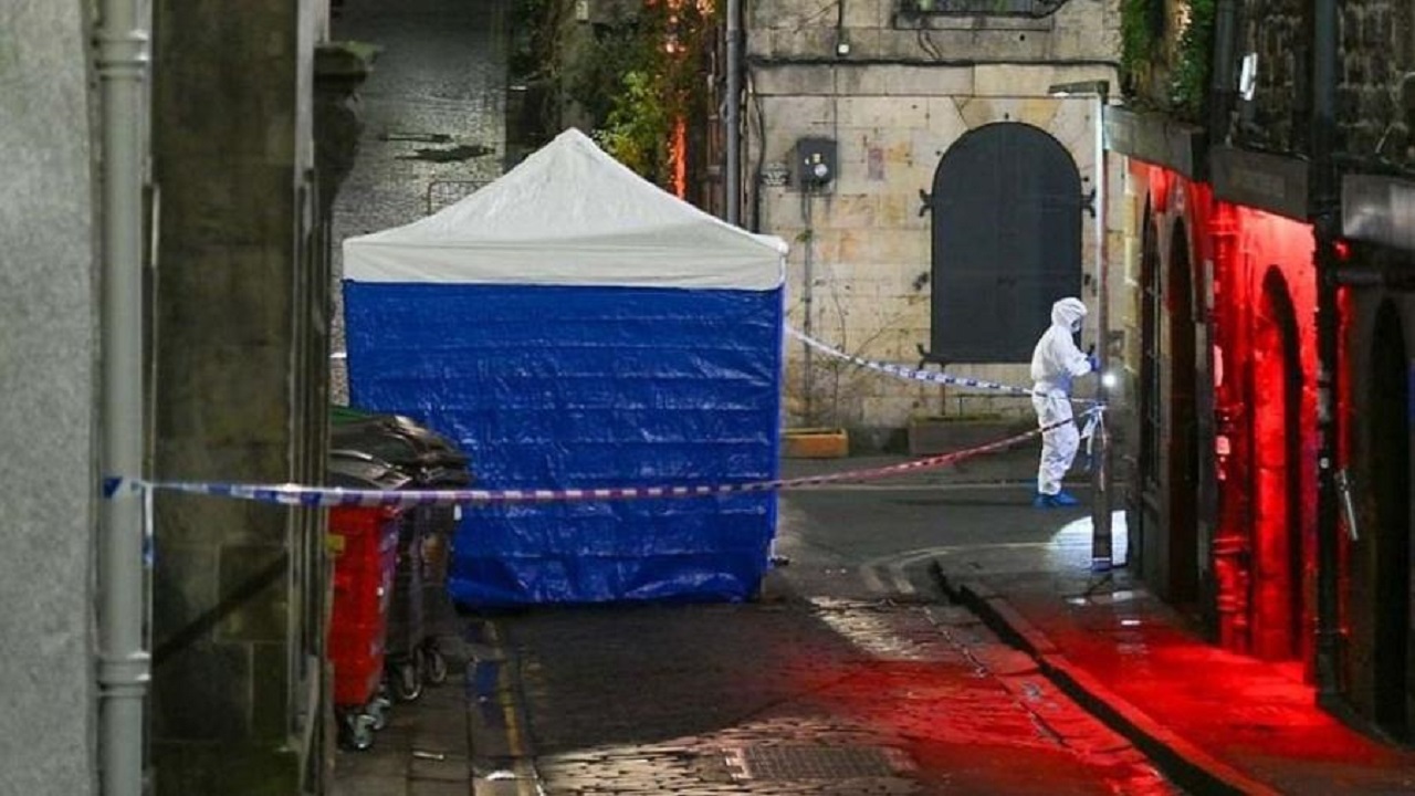 Homem é decapitado em acidente e pessoas confundem cabeça com decoração de Halloween