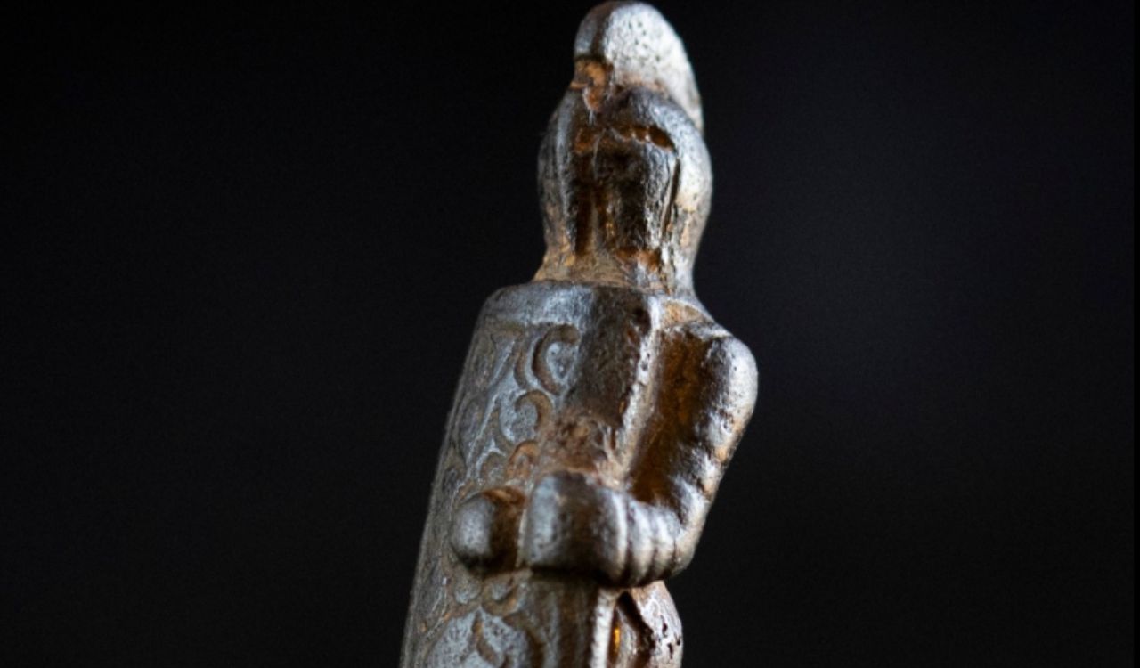 Punhal raro em forma de Gladiador é descoberto na Inglaterra