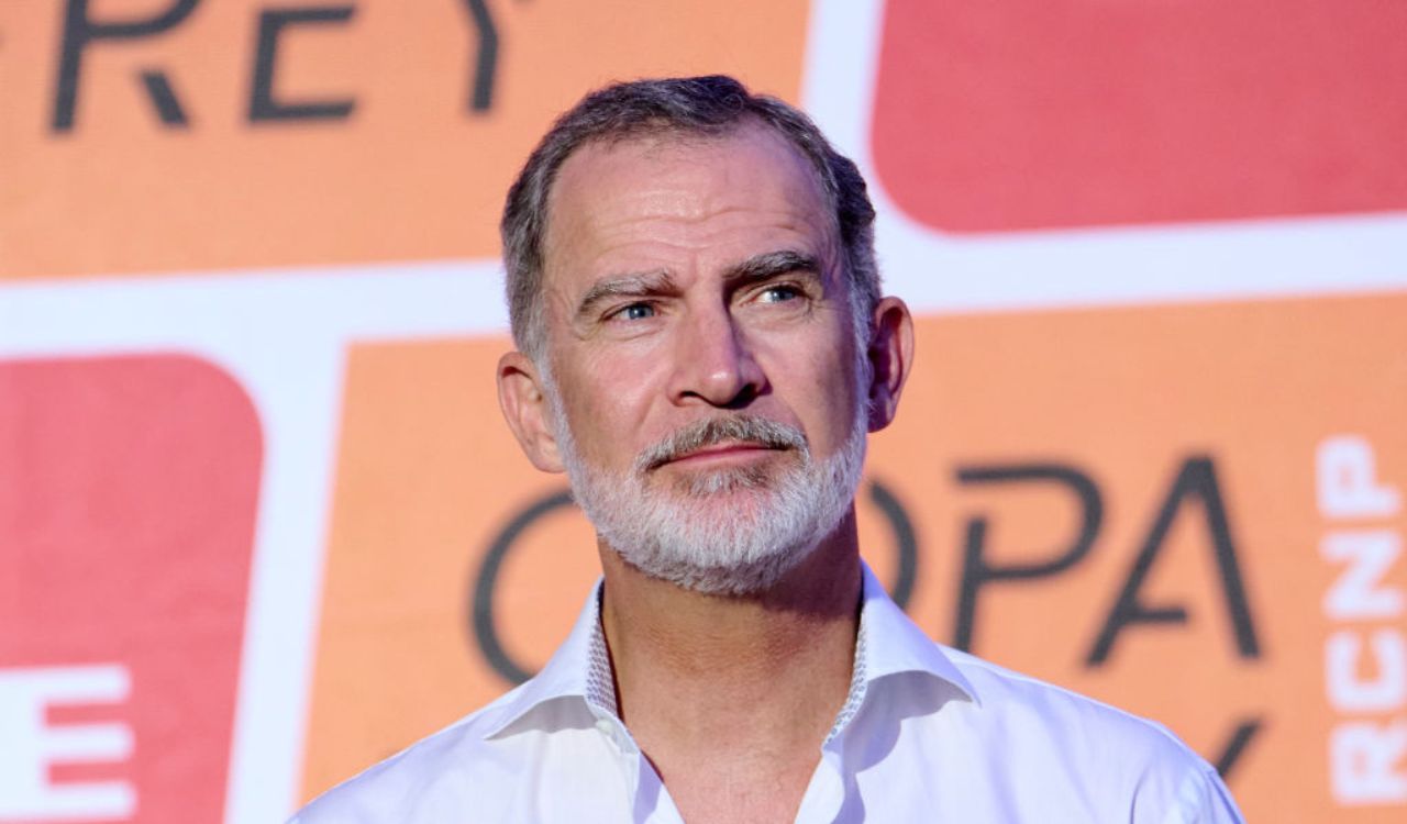 Espanhóis hostilizam Rei Felipe em visita à região afetada por chuvas