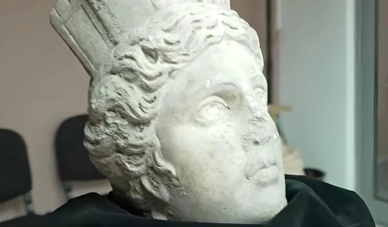 Arqueólogos encontram cabeça de deusa grega na Bulgária