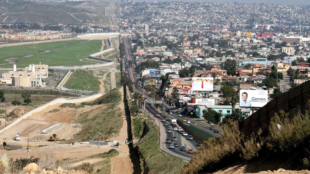 Senador republicano propõe recompensa para quem denunciar imigrantes ilegais