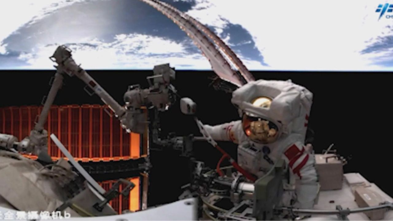 Novo recorde: astronautas chineses realizam caminhada espacial mais longa do mundo