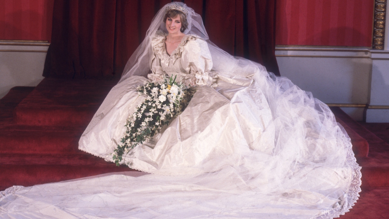 Diana: Veja 5 segredos sobre o vestido de casamento da princesa