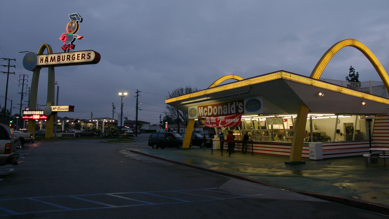 Parado no tempo: conheça o McDonald’s mais antigo ainda em funcionamento