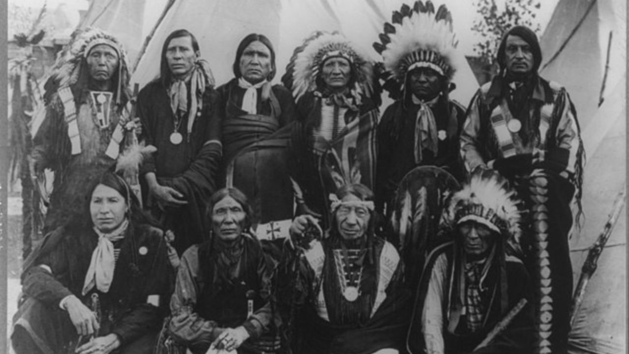 Oscar: documentário sobre doutrinação de nativos nos EUA chega ao streaming