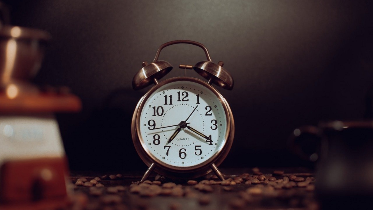 Por que as horas tem 60 minutos? A resposta está nas nossas mãos