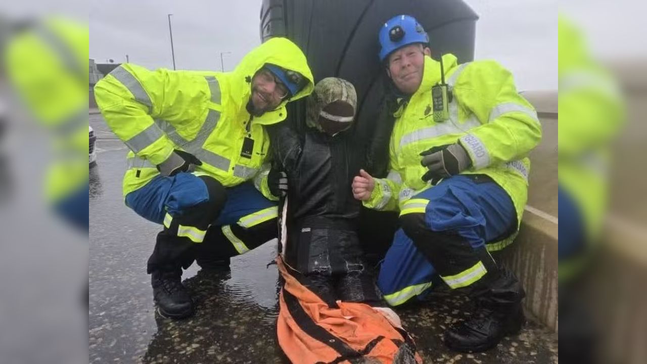 Guarda Costeira britânica realiza resgate inusitado de manequim à deriva