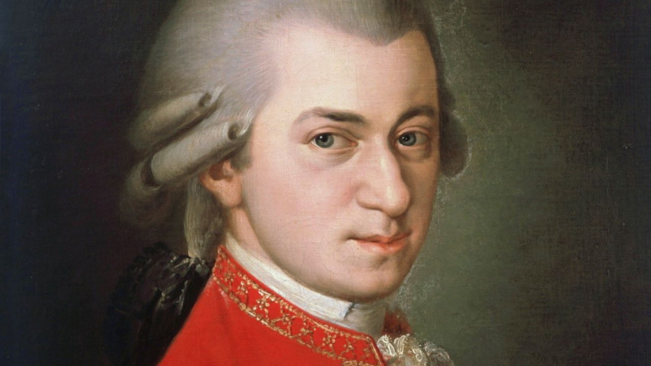 Designer brasileiro recria rosto de Mozart baseado em crânio