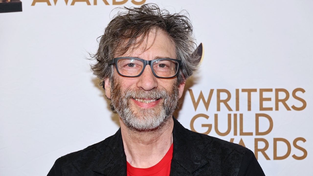 O que disse Neil Gaiman após ser acusado de abuso sexual por oito mulheres?
