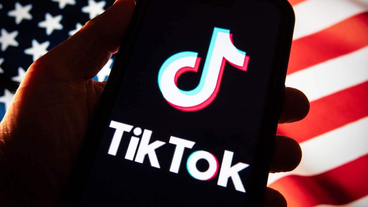 Fim do TikTok nos EUA? Rede social pode encerrar operações no domingo