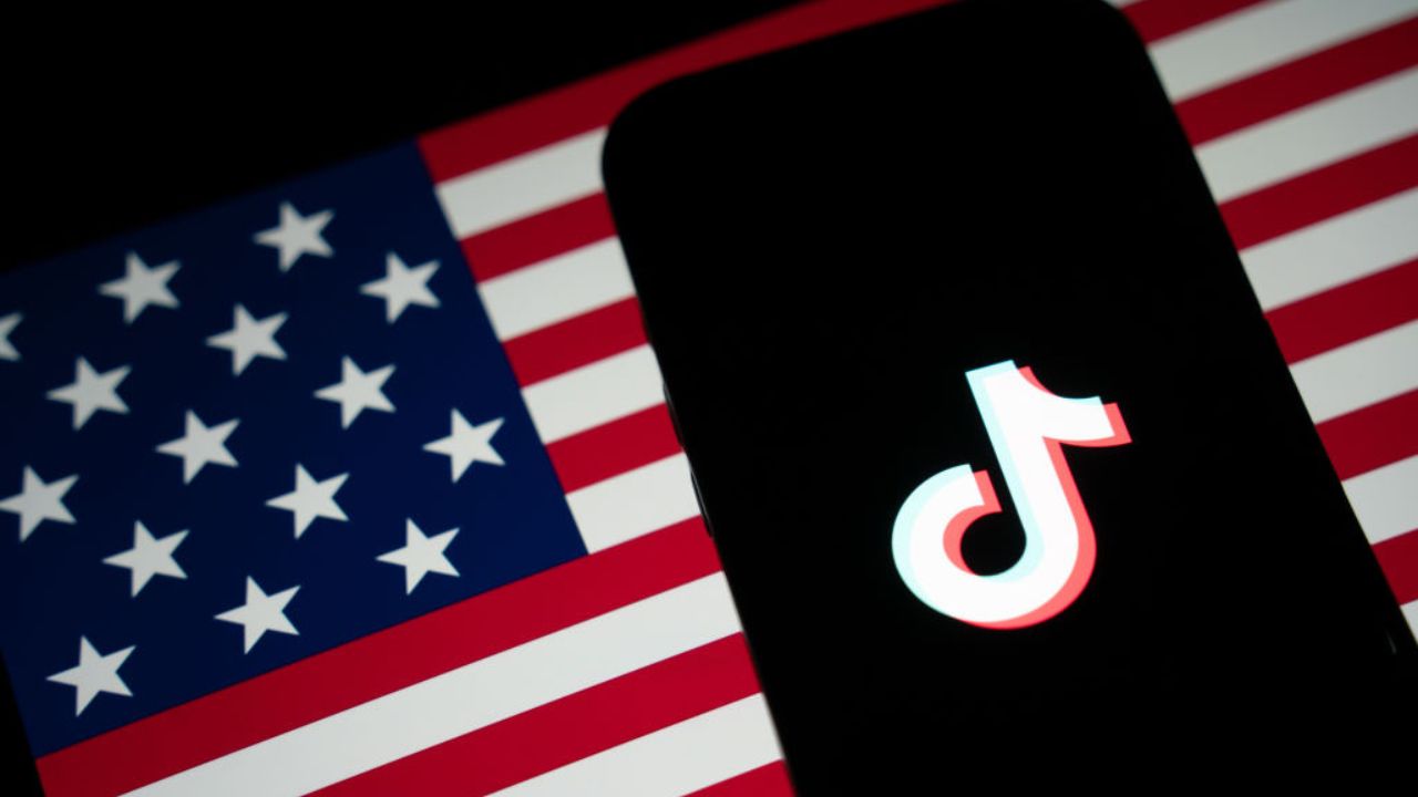 Suspensão do TikTok nos EUA dispara preço de celulares com o app instalado