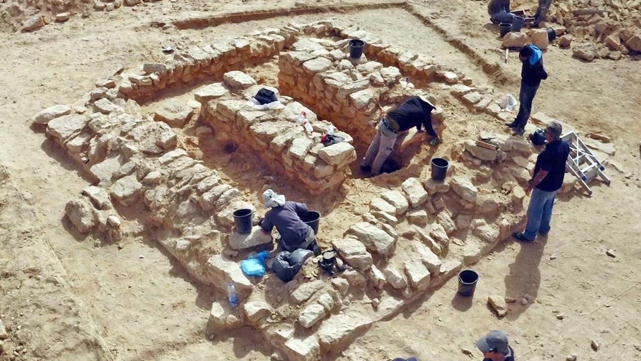 Israel: cemitério de 2.500 anos revela rotas comerciais antigas
