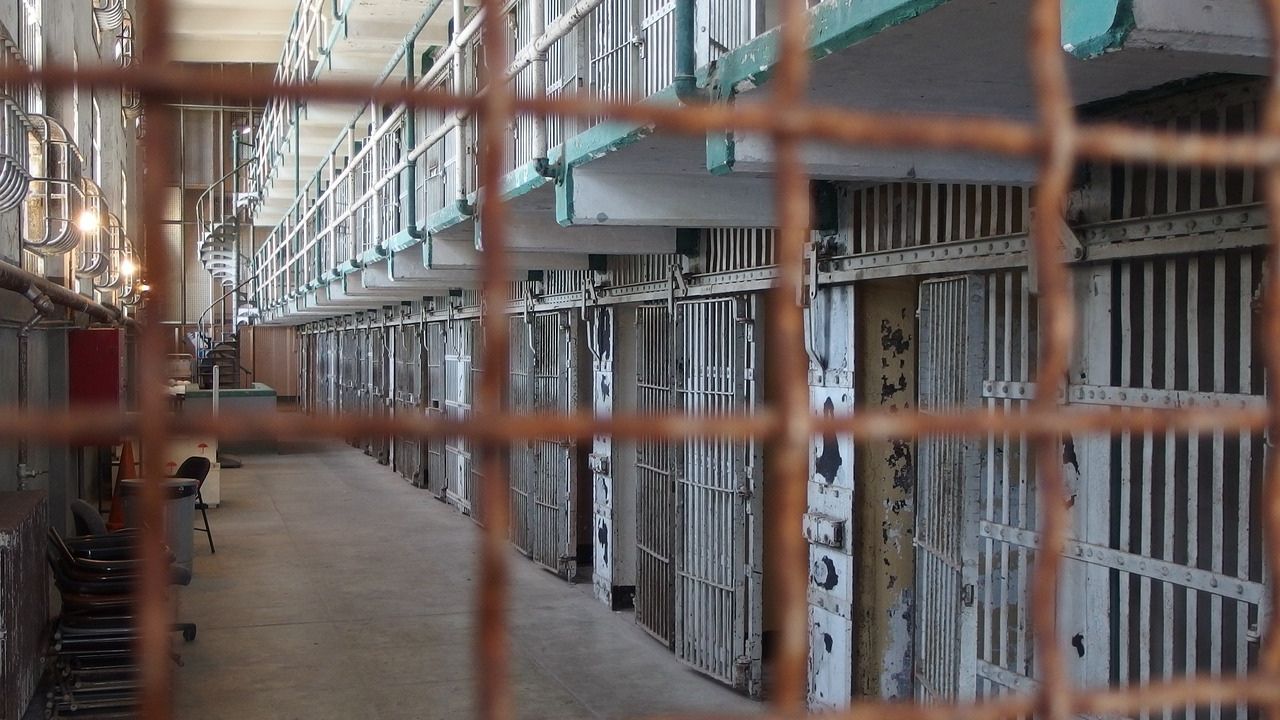 Após três anos presos no lugar de ‘serial killer de Maceió’, irmãos podem ser inocentados